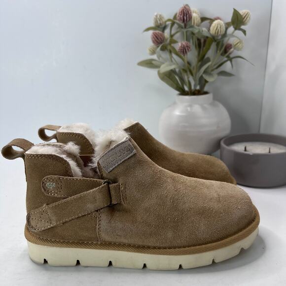 SuperLamb Ongi Sherpa Ankle Boot Suede Beige Round Toe Women's US 6E Wide NWB - Picture 3 of 11